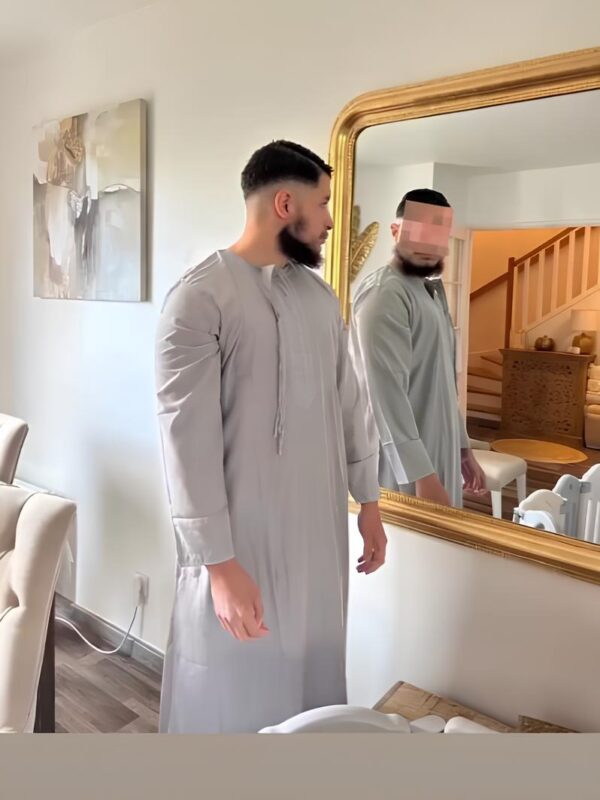 Qamis Gris