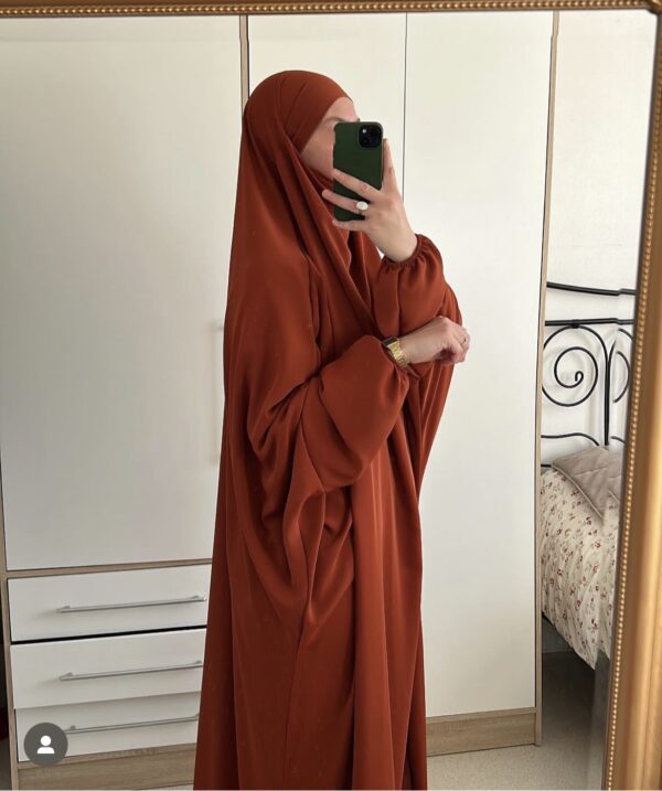 Jilbeb brique en soie de medine